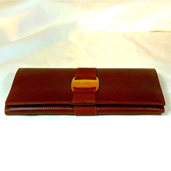 SALVATORE FERRAGAMO  AUTHENTIC LIZARD BIFOLD LEATHER WALL W/CROSSBODY CHAIN - Picture 2 of 15